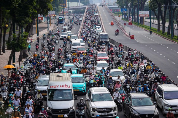 Sốt ruột với kẹt xe