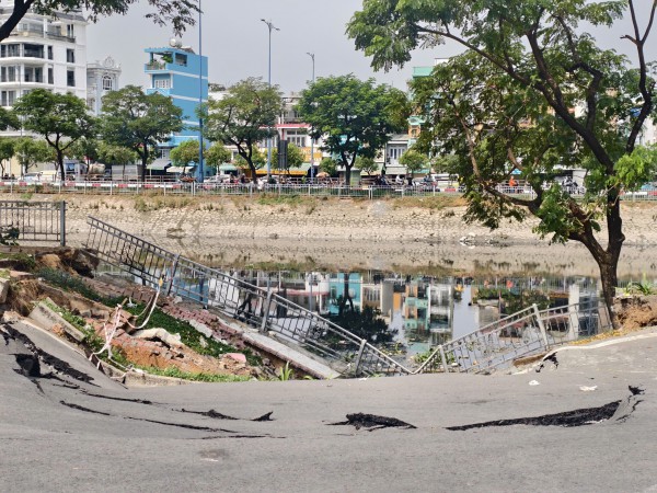 Sụt lún kênh Tàu Hủ, TP.HCM: Phường Chánh Hưng báo cáo nhanh Sụt lún kênh Tàu Hủ, TP.HCM: Phường Chánh Hưng báo cáo nhanh