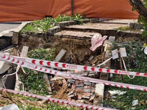 Sụt lún kênh Tàu Hủ, TP.HCM: Phường Chánh Hưng báo cáo nhanh Sụt lún kênh Tàu Hủ, TP.HCM: Phường Chánh Hưng báo cáo nhanh