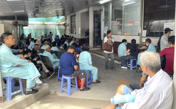 TP.HCM: Bệnh viện phải lập khu riêng khám sức khỏe định kỳ TP.HCM: Bệnh viện phải lập khu riêng khám sức khỏe định kỳ