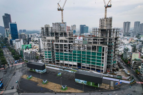 TP.HCM: Cần cẩu 'đứng gác' 3 năm dự án tứ giác Bến Thành, vì sao chưa tháo? TP.HCM: Cần cẩu 'đứng gác' 3 năm dự án tứ giác Bến Thành, vì sao chưa tháo?