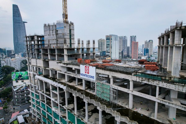 TP.HCM: Cần cẩu 'đứng gác' 3 năm dự án tứ giác Bến Thành, vì sao chưa tháo? TP.HCM: Cần cẩu 'đứng gác' 3 năm dự án tứ giác Bến Thành, vì sao chưa tháo?