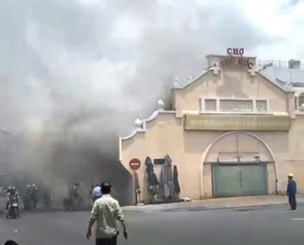 TP.HCM: Chập điện gây cháy ở chợ Thủ Đức