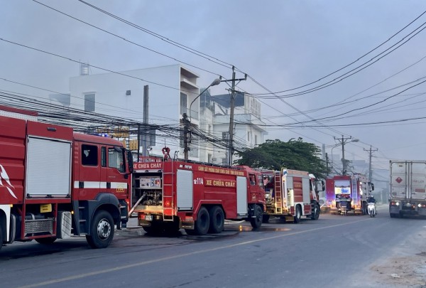 TP.HCM: Cháy nhà hàng hải sản ở phường Thuận Giao
