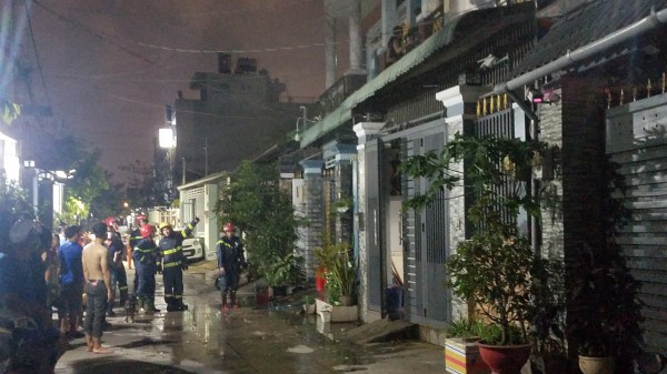 TP.HCM: Cháy nhà trong hẻm ở Q.Bình Tân, cả khu dân cư náo loạn