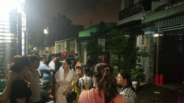 TP.HCM: Cháy nhà trong hẻm ở Q.Bình Tân, cả khu dân cư náo loạn