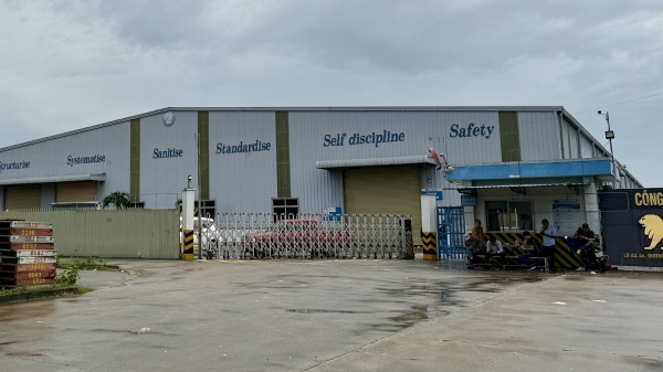 TP.HCM: Chủ doanh nghiệp vắng mặt nhiều ngày, hơn 500 công nhân hoang mang TP.HCM: Chủ doanh nghiệp vắng mặt nhiều ngày, hơn 500 công nhân hoang mang