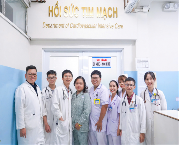 TP.HCM: Cứu sống nữ sinh béo phì nguy kịch nhờ kỹ thuật V-V ECMO TP.HCM: Cứu sống nữ sinh béo phì nguy kịch nhờ kỹ thuật V-V ECMO