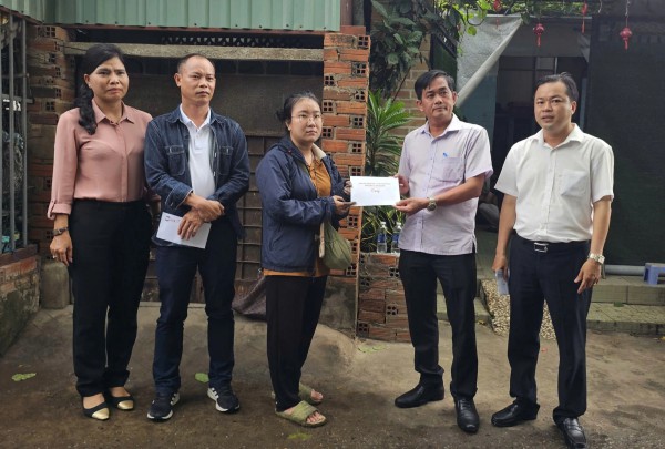 TP.HCM: Dập tắt đám cháy, phát hiện cụ bà tử vong trong nhà TP.HCM: Dập tắt đám cháy, phát hiện cụ bà tử vong trong nhà