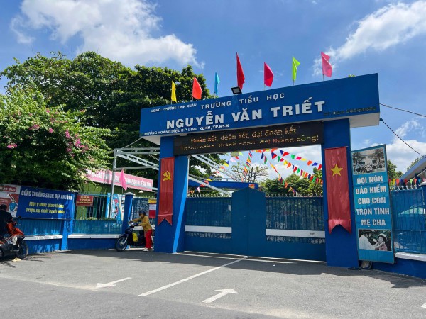 TP.HCM: Hàng chục học sinh đau bụng, tiêu chảy sau buổi ăn ở trường tiểu học TP.HCM: Hàng chục học sinh đau bụng, tiêu chảy sau buổi ăn ở trường tiểu học