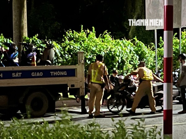 TP.HCM: Hơn chục xe độ trong khu đô thị Sala bị 'tóm' gọn TP.HCM: Hơn chục xe độ trong khu đô thị Sala bị 'tóm' gọn