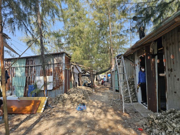 TP.HCM: Khu đất công 5,3 ha bị chiếm, phân lô bán giấy tay, xây nhà trái phép TP.HCM: Khu đất công 5,3 ha bị chiếm, phân lô bán giấy tay, xây nhà trái phép