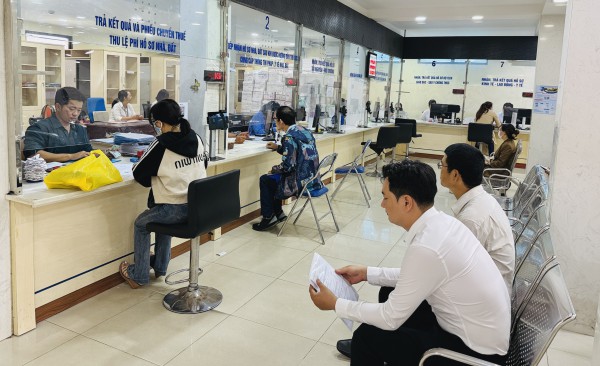 TP.HCM: Người dân hài lòng sau 10 ngày vận hành chính quyền địa phương 2 cấp TP.HCM: Người dân hài lòng sau 10 ngày vận hành chính quyền địa phương 2 cấp