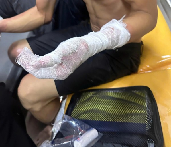 TP.HCM: Nổ thùng hóa chất khi chữa cháy, 2 chiến sĩ bị bỏng