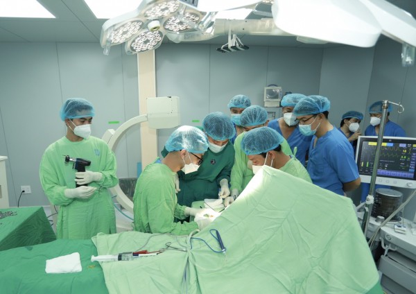 TP.HCM: Phẫu thuật thành công ca ghép bàn tay vào chân cho bệnh nhân mang song thai TP.HCM: Phẫu thuật thành công ca ghép bàn tay vào chân cho bệnh nhân mang song thai