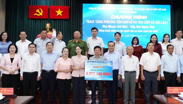 TP.HCM: Phường Phú Nhuận tiếp nhận 4,6 tỉ đồng trợ giúp hộ khó khăn