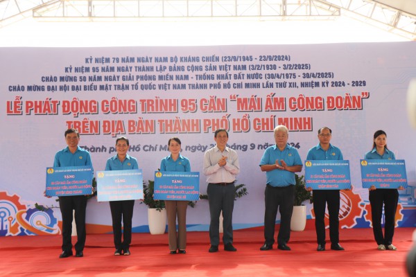 TP.HCM: Trao 95 căn nhà 'Mái ấm công đoàn' cho người lao động