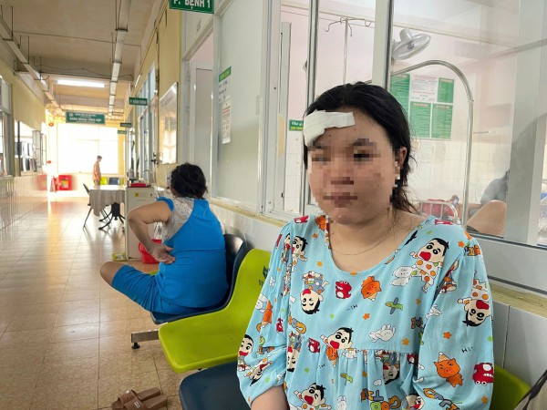 TP.HCM: Trêu chọc, hành hung khiến cô gái trọng thương tại quán cà phê