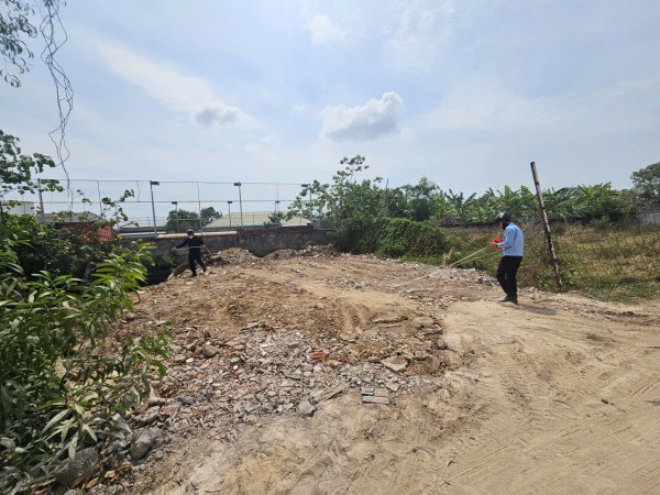 TP.HCM: Truy tìm nhiều xe ben chở bùn, chất thải xây dựng san lấp trái phép TP.HCM: Truy tìm nhiều xe ben chở bùn, chất thải xây dựng san lấp trái phép