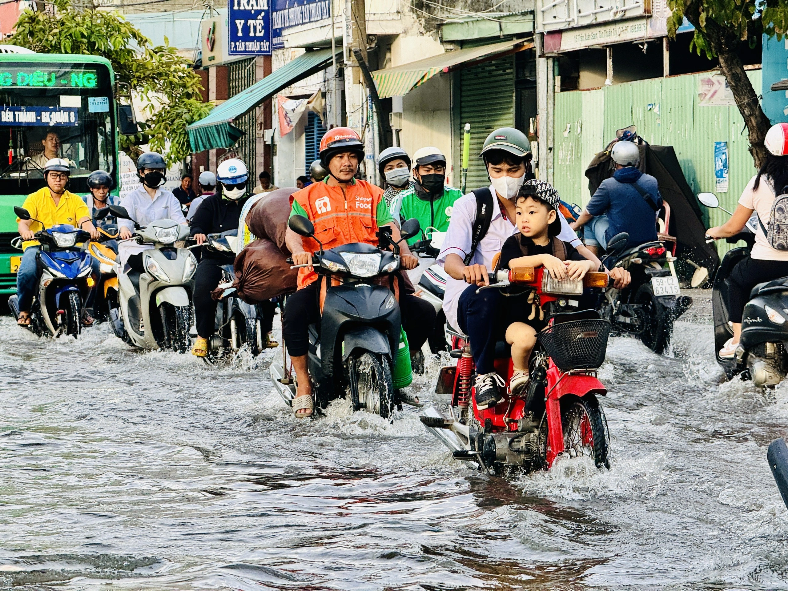 TP.HCM chi 375 tỉ đồng chống ngập, xây bờ kè cho đường Trần Xuân Soạn