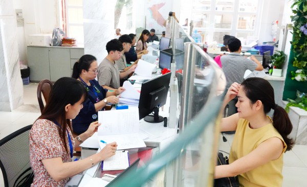 TP.HCM chi hơn 770 tỉ đồng hỗ trợ cán bộ, công chức nghỉ việc trước tuổi TP.HCM chi hơn 770 tỉ đồng hỗ trợ cán bộ, công chức nghỉ việc trước tuổi