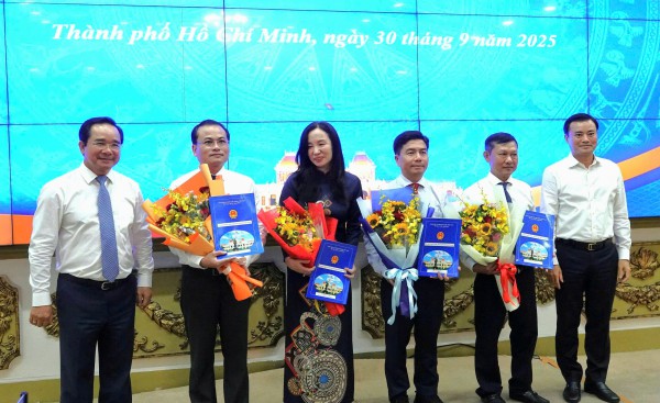 TP.HCM chuyển Ban Quản lý phát triển đô thị về Sở Quy hoạch - Kiến trúc TP.HCM chuyển Ban Quản lý phát triển đô thị về Sở Quy hoạch - Kiến trúc