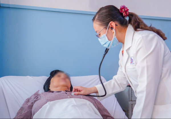 TP.HCM: Đã có gần 300 người nhập viện nghi ngộ độc sau ăn bánh mì TP.HCM: Đã có gần 300 người nhập viện nghi ngộ độc sau ăn bánh mì