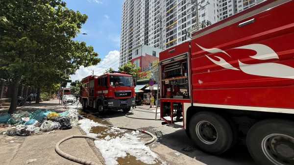 TP.HCM: Đang cháy lớn tại phường Thuận Giao
