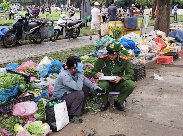 TP.HCM 'dẹp loạn' lấn chiếm lòng lề đường TP.HCM 'dẹp loạn' lấn chiếm lòng lề đường