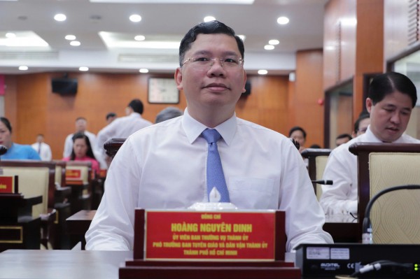 TP.HCM điều chỉnh nhiệm vụ của Phó chủ tịch Hoàng Nguyên Dinh TP.HCM điều chỉnh nhiệm vụ của Phó chủ tịch Hoàng Nguyên Dinh