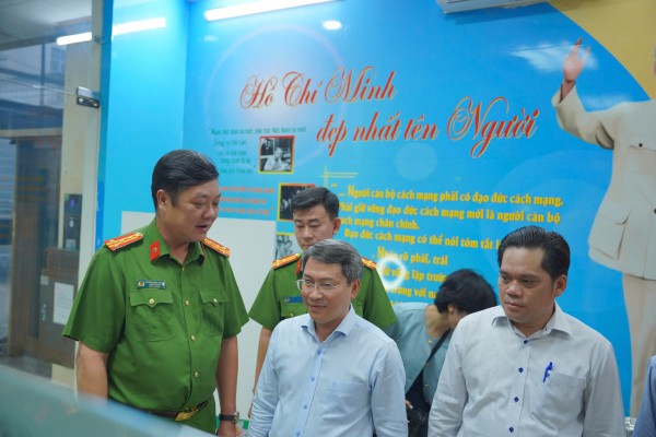 TP.HCM đồng loạt ra mắt 20 bộ phận một cửa tại công an cấp xã TP.HCM đồng loạt ra mắt 20 bộ phận một cửa tại công an cấp xã