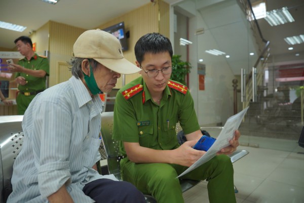 TP.HCM đồng loạt ra mắt 20 bộ phận một cửa tại công an cấp xã TP.HCM đồng loạt ra mắt 20 bộ phận một cửa tại công an cấp xã