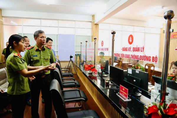TP.HCM đồng loạt ra mắt 20 bộ phận một cửa tại công an cấp xã TP.HCM đồng loạt ra mắt 20 bộ phận một cửa tại công an cấp xã
