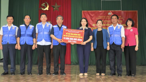 TP.HCM hỗ trợ Quảng Ngãi 10 tỉ đồng khắc phục hậu quả 2 cơn bão TP.HCM hỗ trợ Quảng Ngãi 10 tỉ đồng khắc phục hậu quả 2 cơn bão