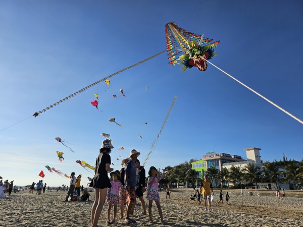 TP.HCM làm gì để 'rồng biển' Long Hải thức giấc? TP.HCM làm gì để 'rồng biển' Long Hải thức giấc?