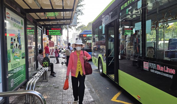 TP.HCM lấy ý kiến 3 phương án miễn vé xe buýt