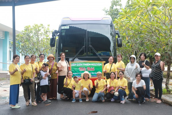TP.HCM nghĩa tình: Người phụ nữ 'sống lại' bằng bếp cơm thiện nguyện TP.HCM nghĩa tình: Người phụ nữ 'sống lại' bằng bếp cơm thiện nguyện