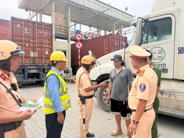 TP.HCM phát hiện 107 tài xế dương tính ma túy trong gần 1 tháng TP.HCM phát hiện 107 tài xế dương tính ma túy trong gần 1 tháng
