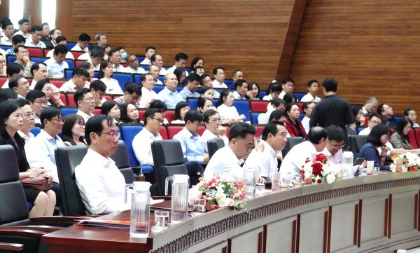 TP.HCM sẽ kiểm điểm bí thư, chủ tịch phường xã chậm trễ giải phóng mặt bằng TP.HCM sẽ kiểm điểm bí thư, chủ tịch phường xã chậm trễ giải phóng mặt bằng