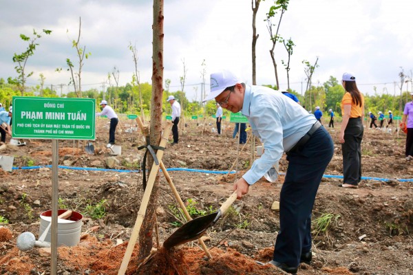 TP.HCM tổ chức trồng cây mừng sinh nhật Bác TP.HCM tổ chức trồng cây mừng sinh nhật Bác