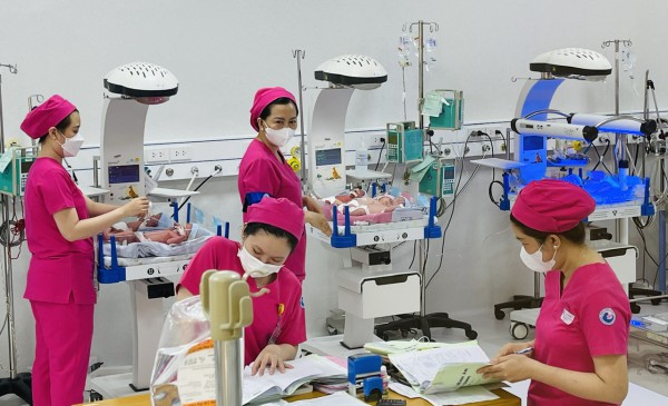 TP.HCM vừa ban hành nhiều chính sách để người dân nâng mức sinh