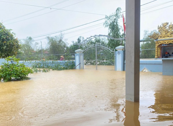 TP.Huế: Lũ ở nội đô đang rút dần, hạ du vẫn ngập sâu