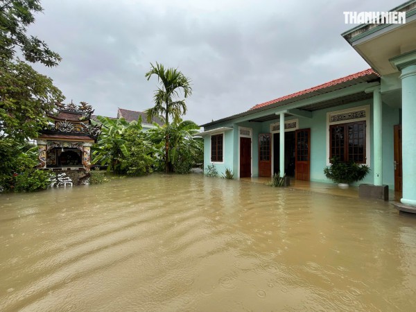 TP.Huế: Nước sông dâng cao trong đêm, vùng trũng tiếp tục ngập lụt TP.Huế: Nước sông dâng cao trong đêm, vùng trũng tiếp tục ngập lụt