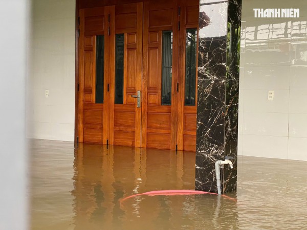 TP.Huế: Nước sông dâng cao trong đêm, vùng trũng tiếp tục ngập lụt TP.Huế: Nước sông dâng cao trong đêm, vùng trũng tiếp tục ngập lụt