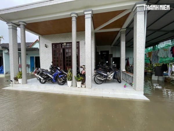 TP.Huế: Nước sông dâng cao trong đêm, vùng trũng tiếp tục ngập lụt TP.Huế: Nước sông dâng cao trong đêm, vùng trũng tiếp tục ngập lụt