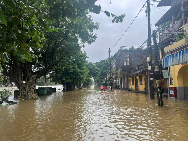 TP.Huế ngập diện rộng, miền núi sạt lở nghiêm trọng TP.Huế ngập diện rộng, miền núi sạt lở nghiêm trọng