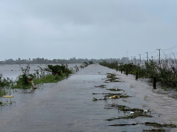 TP.Huế sạt lở nhiều nơi, bờ biển bị xâm thực sâu TP.Huế sạt lở nhiều nơi, bờ biển bị xâm thực sâu
