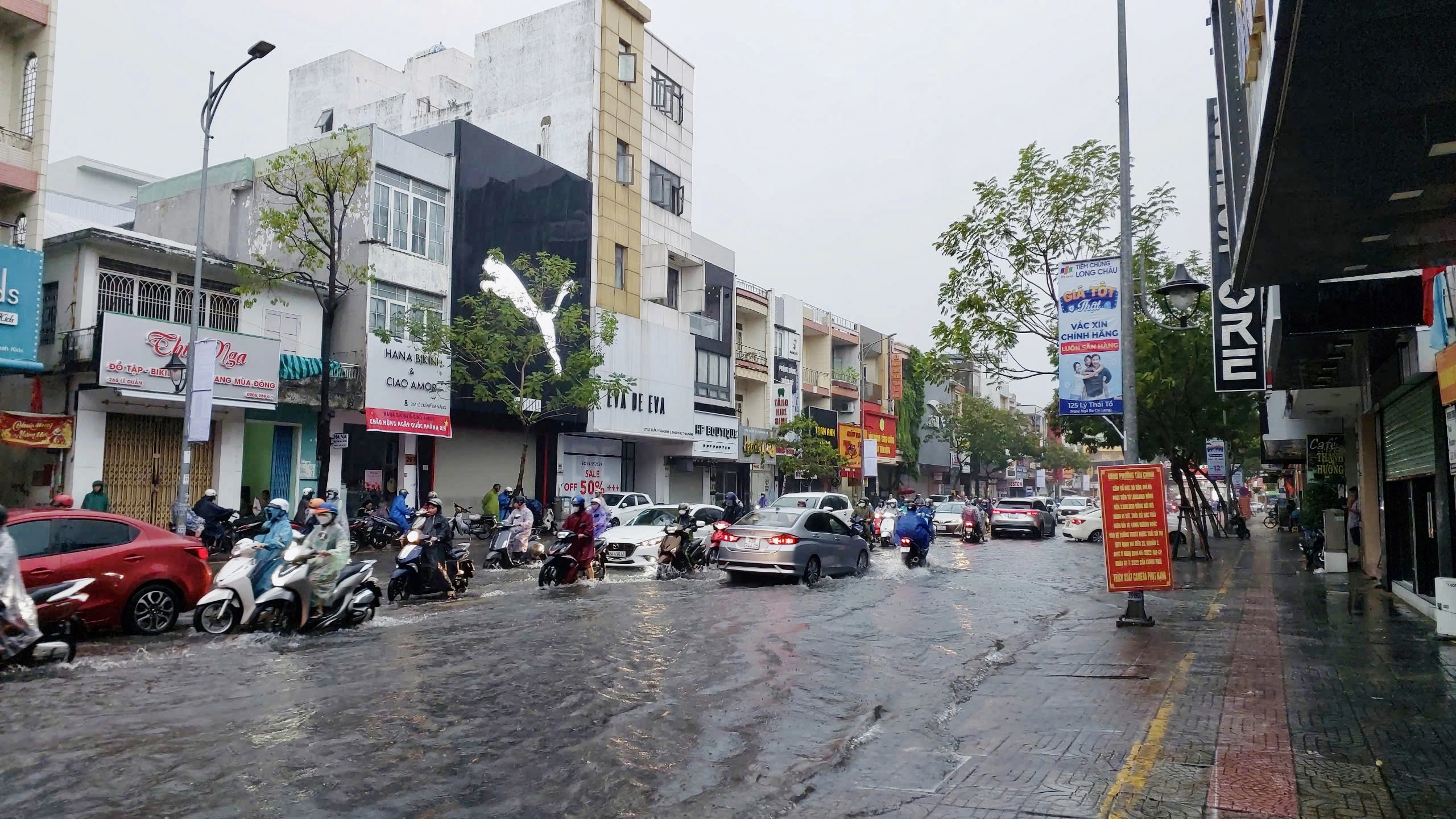 TP.Đà Nẵng: Mưa lớn kéo dài, chính quyền sẵn sàng phương án sơ tán người dân