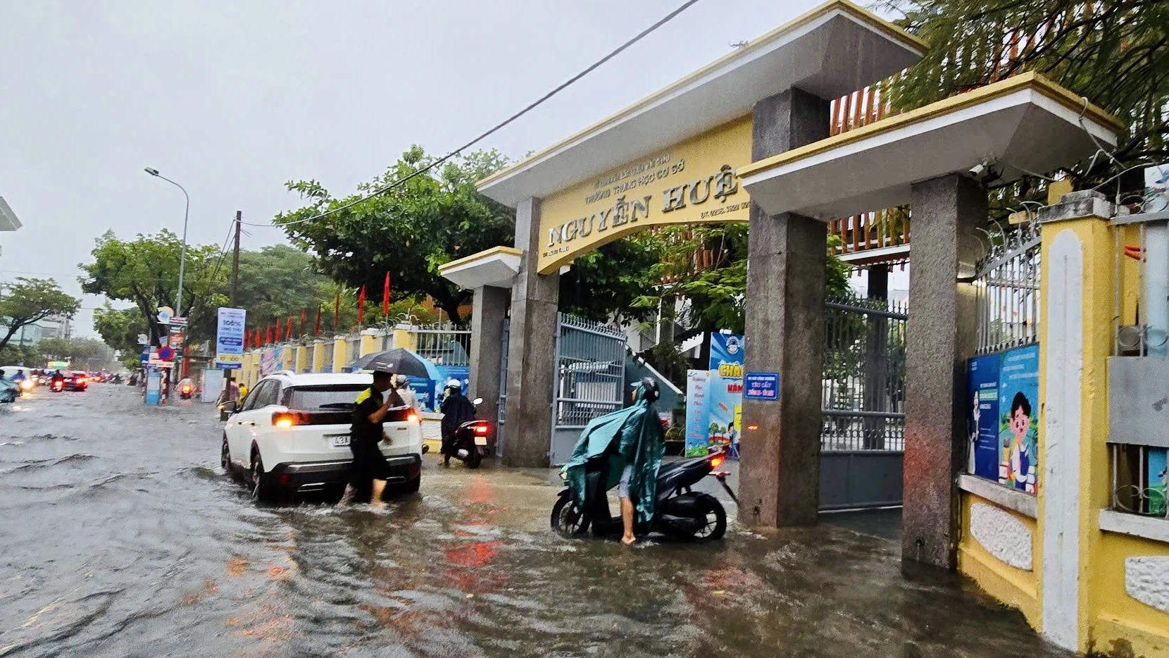 TP.Đà Nẵng: Mưa lớn kéo dài, chính quyền sẵn sàng phương án sơ tán người dân