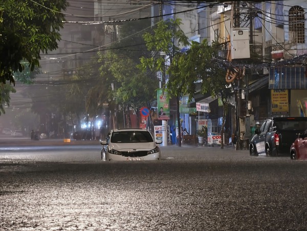 TP.Đà Nẵng chủ động ứng phó áp thấp nhiệt đới, cảnh báo giông sét TP.Đà Nẵng chủ động ứng phó áp thấp nhiệt đới, cảnh báo giông sét